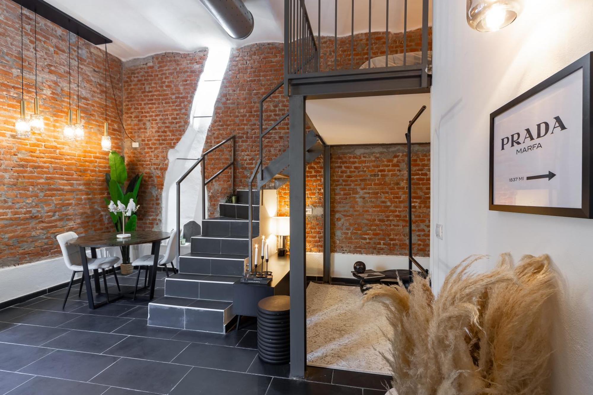 Youhosty - Design Isola * Milan